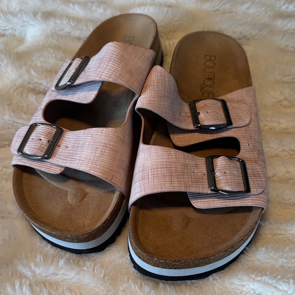 Boulevard Women's Pink Buckle Sandals